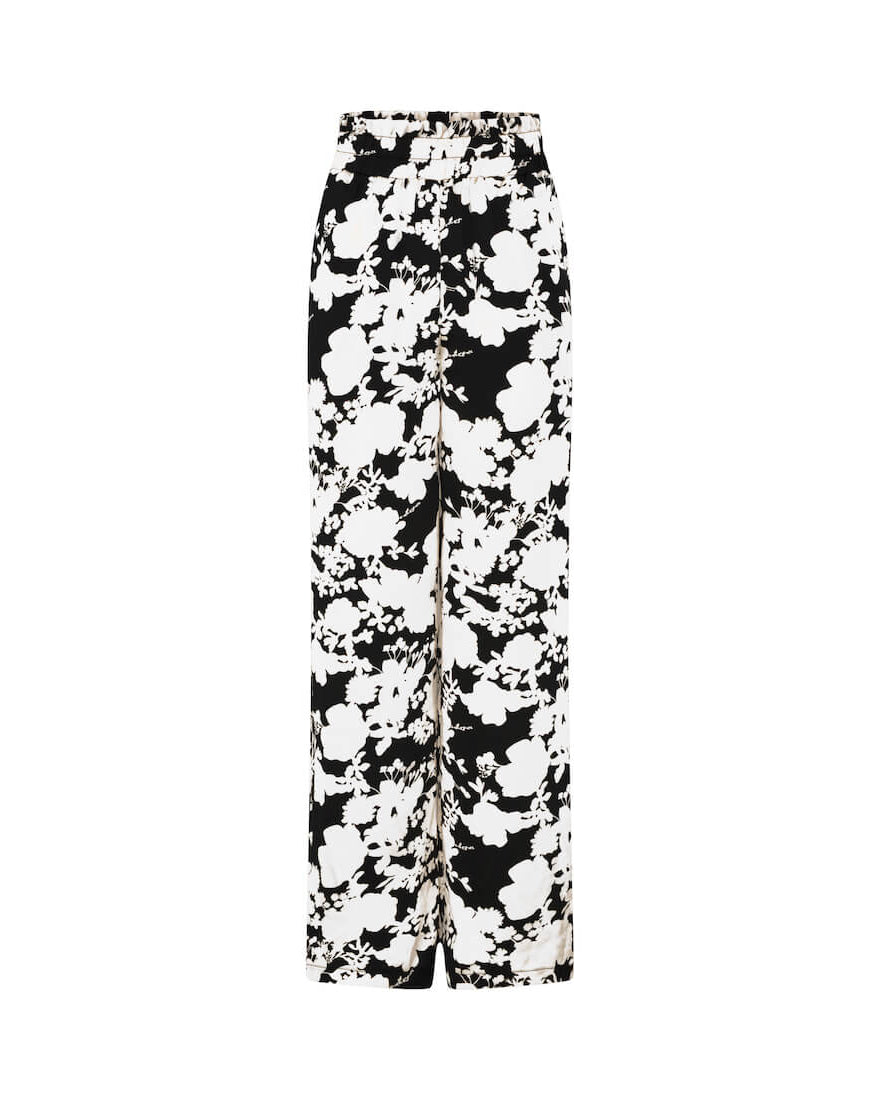 Flattering wide leg trousers