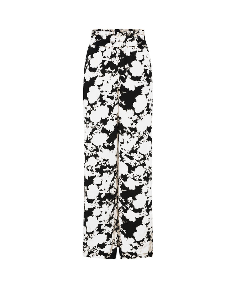 Flattering wide leg trousers