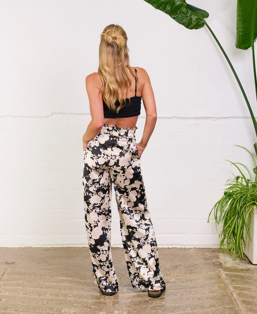 Printed wide leg trousers sales