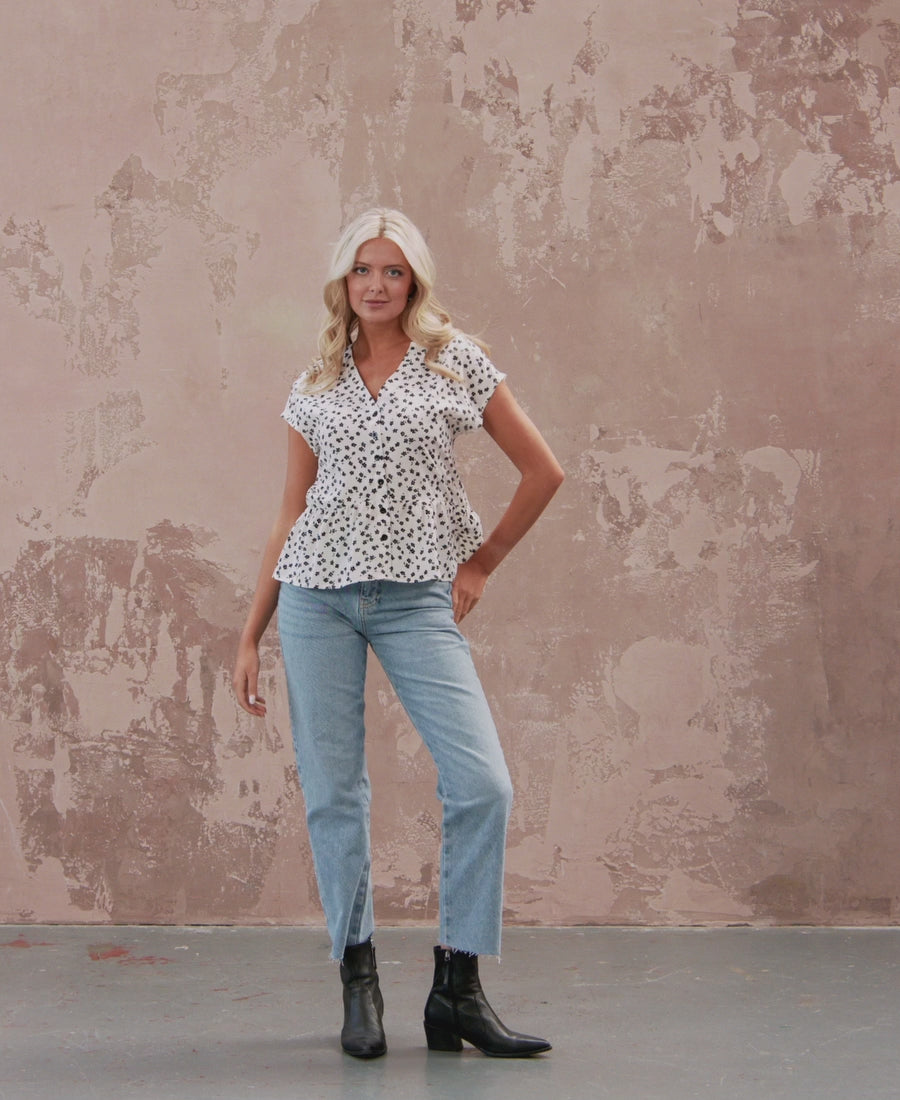 Catwalk Video Ivory Floral Tiered Hem Top